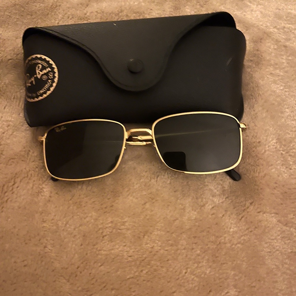 Rectangle Gold Ray-Ban Sunglasses